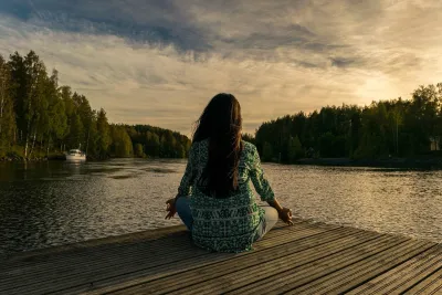 A napi meditáció előnyei a nyaralás alatt