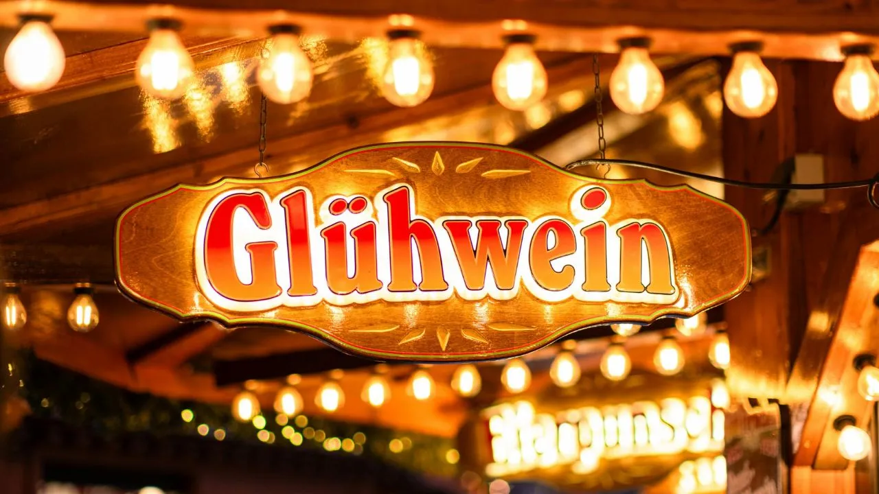 V Německu je svařené víno neodmyslitelnou součástí adventní tradice a symbolem útulné vánoční atmosféry